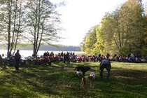 S gr det i skogen!Gller ven  fyr-beningar!